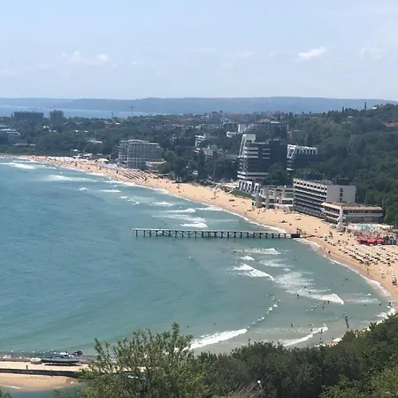 Lägenhet Luxury Apartament Near The Sea Varna